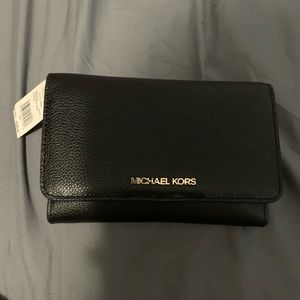 Small purse with shoulder strap